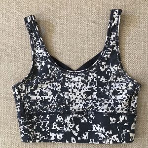 Under Armor Black & White Abstract Print Sports Bra Size XS